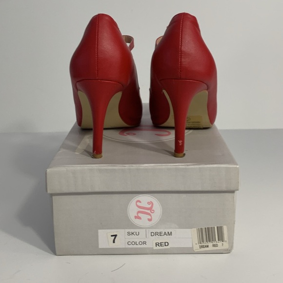 Red Pointed Toe Heels, size 7, Journee Collection - Picture 4 of 7